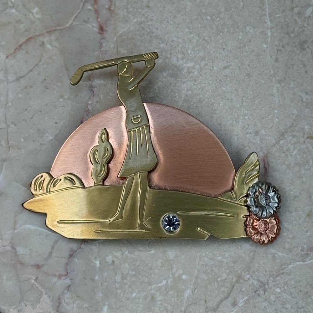 Elegant Gold and Copper Golf-Themed Brooch Accessory